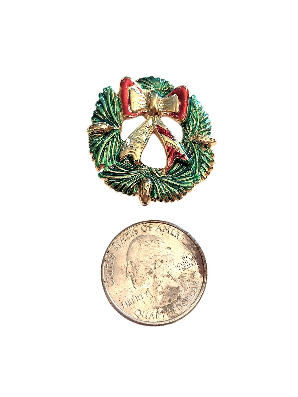 Vintage Holiday Wreath Pin with Red Bow - Picture 2 of 2